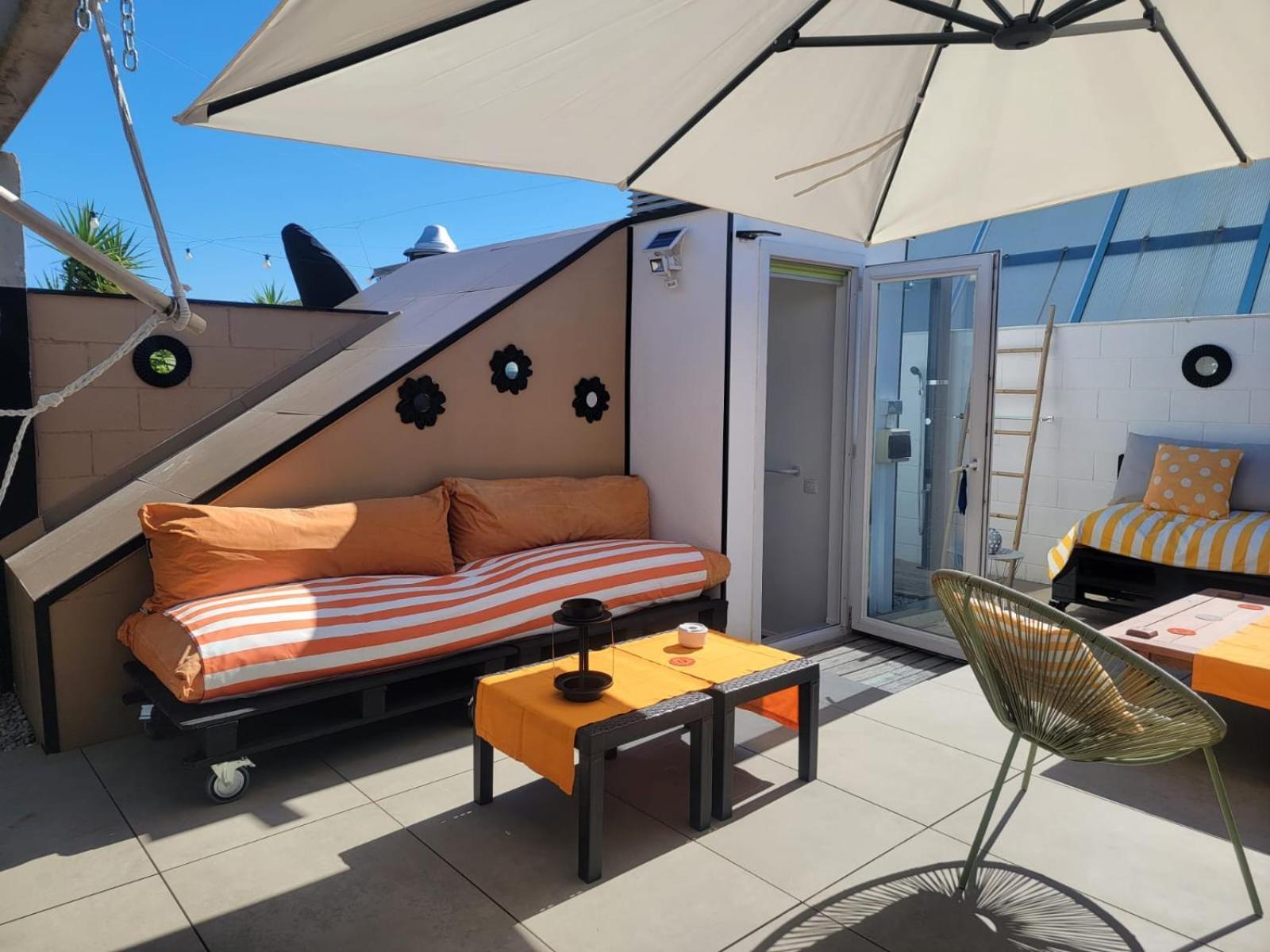 Superbe Appartement Avec Solarium Et Piscine Communautaire Roses Exterior photo